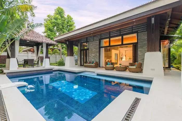 泳池水處理設(shè)備應(yīng)該滿足哪些條件？