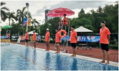 游泳池游泳時(shí)戴泳帽的好處！