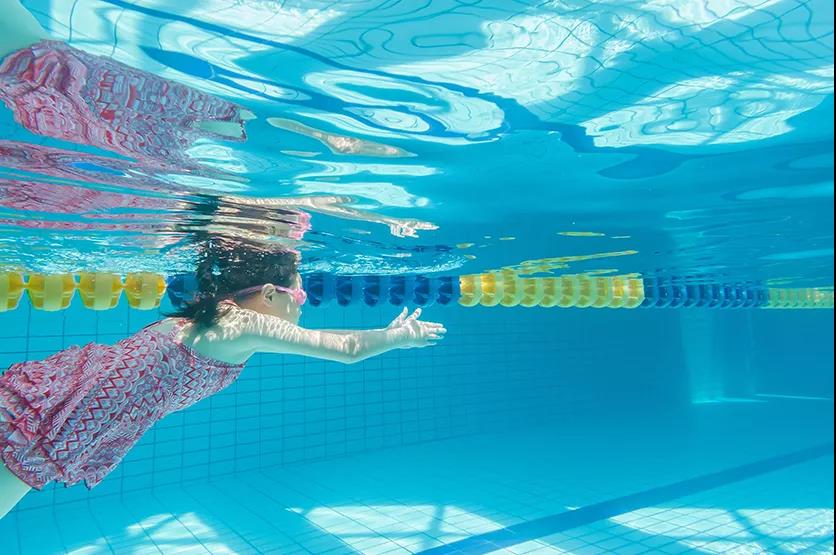 建造學(xué)校游泳池需要什么水處理設(shè)備？