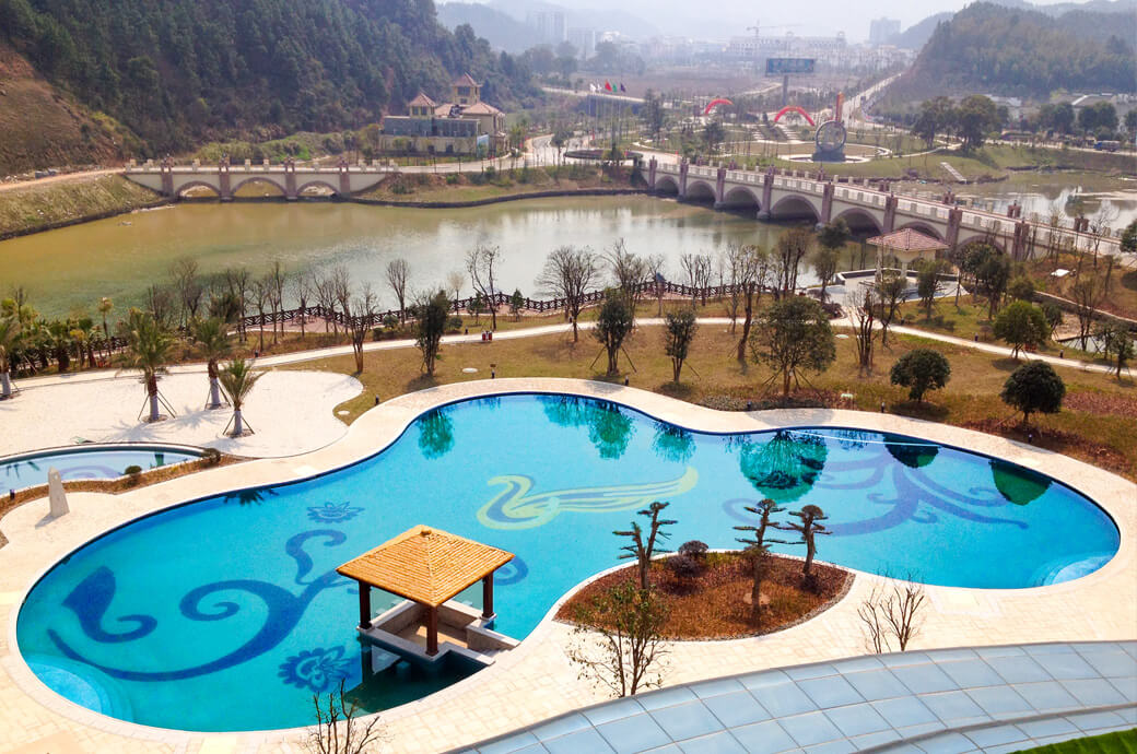 溫泉度假酒，露天泳池