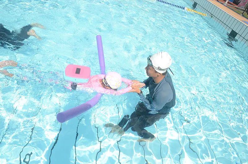 中山學(xué)校游泳館中考游泳考點