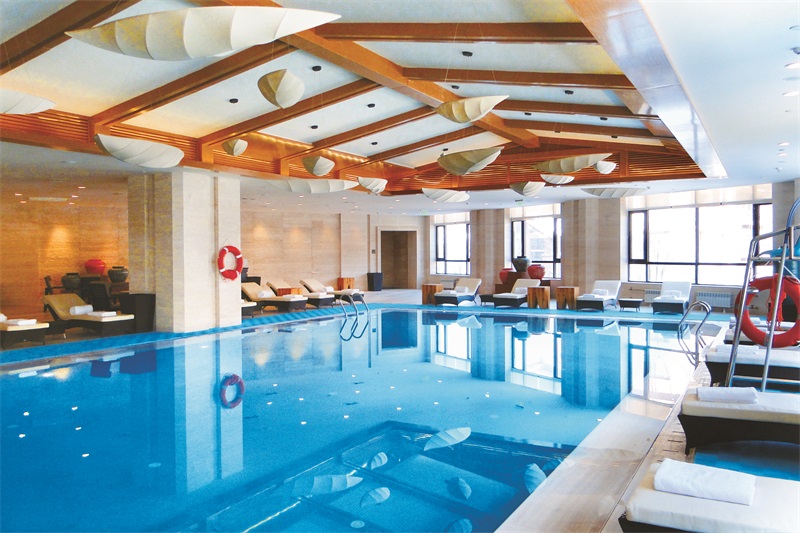 低氯泳池水處理系統(tǒng)為什么能更好的處理泳池水質(zhì)？