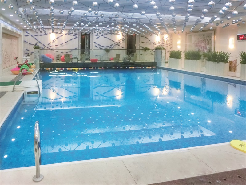 <b>游泳池水質(zhì)處理方法？告別游泳池水質(zhì)問題，泳池專業(yè)公司教您專業(yè)處理！</b>