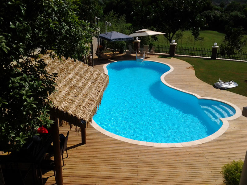 <b>別墅建游泳池用什么水處理系統(tǒng)不會(huì)后悔呢？泳池專業(yè)公司告訴你？</b>