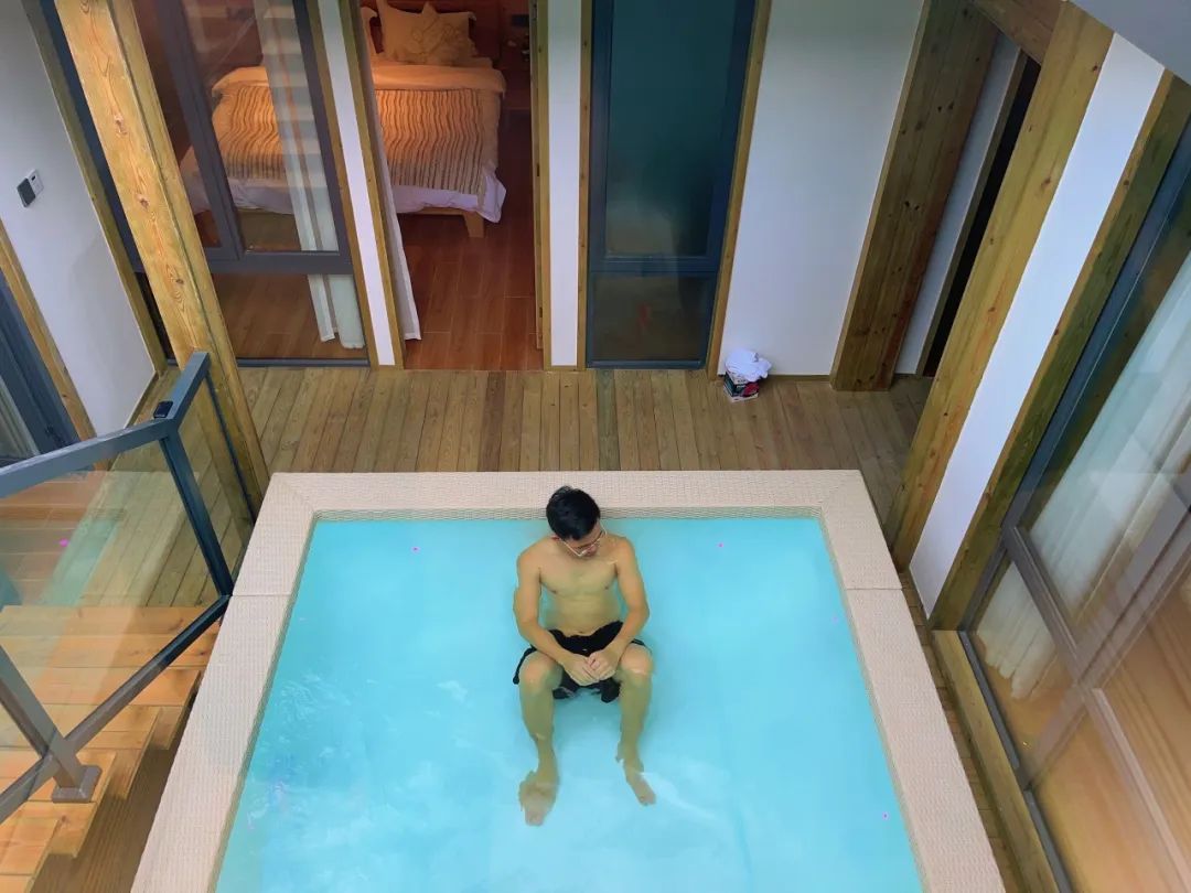 <b>建一個別墅游泳池需要哪些設(shè)備？用這些水處理設(shè)備健康又環(huán)保！</b>