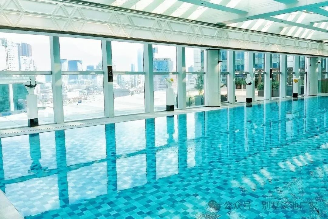 游泳池智能清潔機器人,游泳池清潔機器人,游泳池吸污機