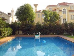 獨(dú)棟別墅露天游泳池如何布局更省空間？